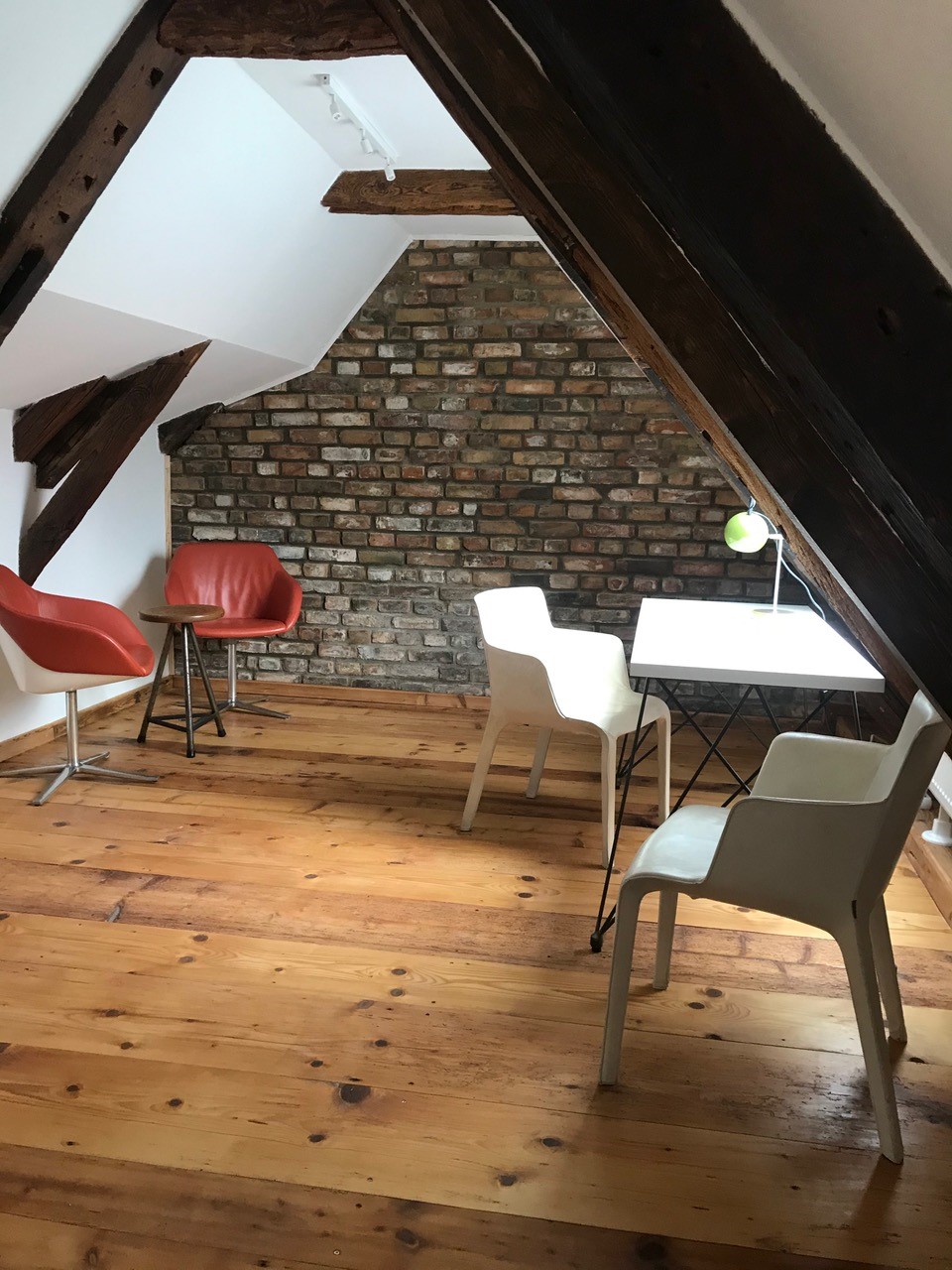 Schreibtisch im Dachgeschoss Schreibtisch im Dachgeschoss